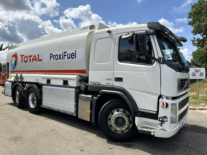 Volvo FM 450 6x2 19.000L - 5 COMP. FUEL TANKER / CITERNE - LIFT + STEERING AXLE - EURO 5 - - Camion citerne: photos 1 Volvo FM 450 6x2 19.000L - 5 COMP. FUEL TANKER / CITERNE - LIFT + STEERING AXLE - EURO 5 - - Camion citerne: photos 1