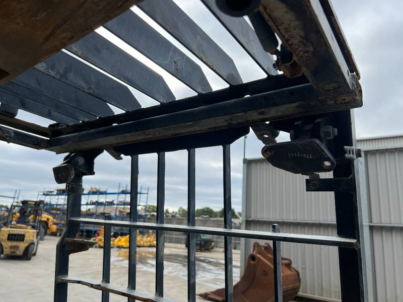 Cat 313E / M315F / 320F / 323E / 325F / 329E / 330F / - Cabine et intérieur pour Engins de chantier: photos 4 Cat 313E / M315F / 320F / 323E / 325F / 329E / 330F / - Cabine et intérieur pour Engins de chantier: photos 4