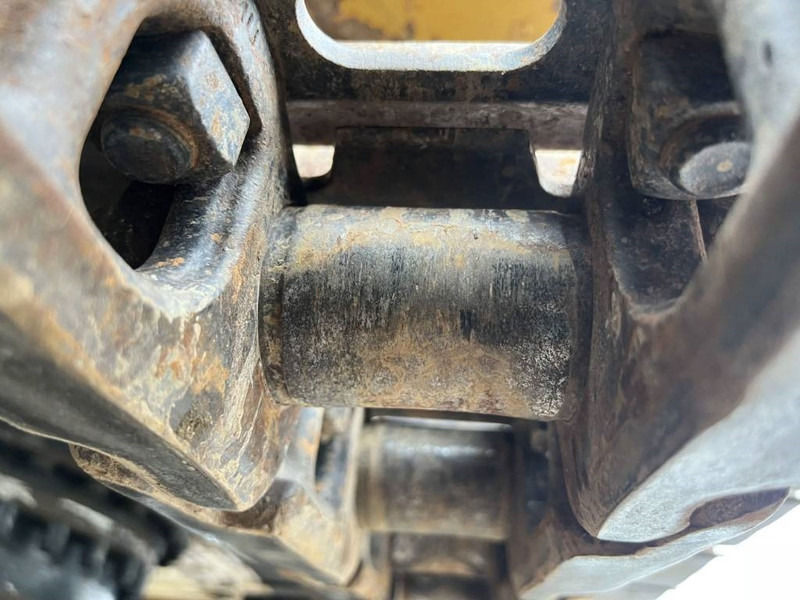 Pelle sur chenille Cat 321D LCR: photos 18