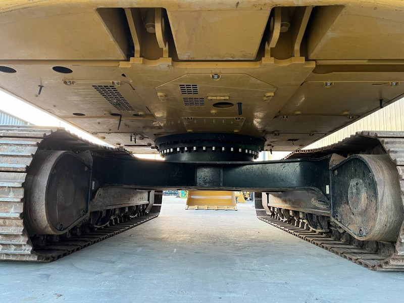 Pelle sur chenille Cat 323F L: photos 5