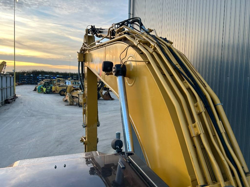 Pelle sur chenille Cat 323F L: photos 19