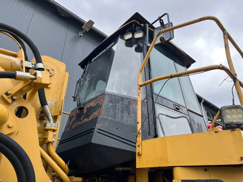 Chargeuse sur pneus Cat 988H: photos 12