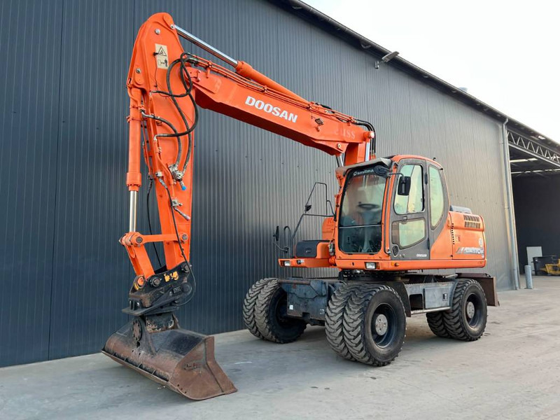 Pelle sur pneus Doosan DX170W: photos 1