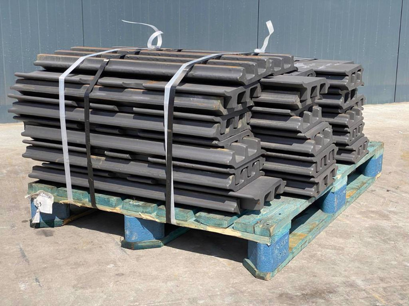 Komatsu PC300 / PC360 / PC400 Shoes/Pads - Frame/ Châssis pour Engins de chantier: photos 4 Komatsu PC300 / PC360 / PC400 Shoes/Pads - Frame/ Châssis pour Engins de chantier: photos 4