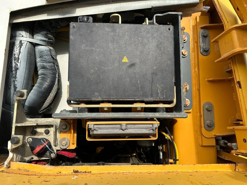 Chargeuse sur chenilles Liebherr LR634: photos 18