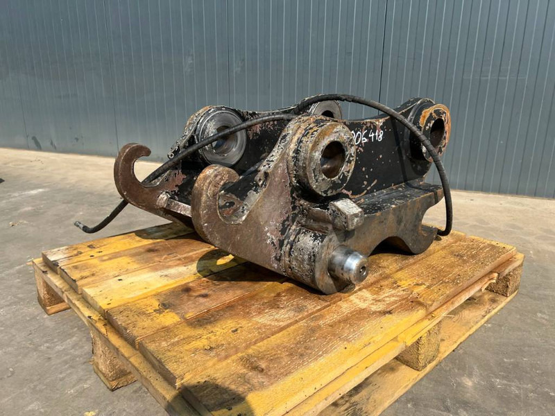Attache rapide pour Engins de chantier Liebherr SW66 - 329D / 330F: photos 1