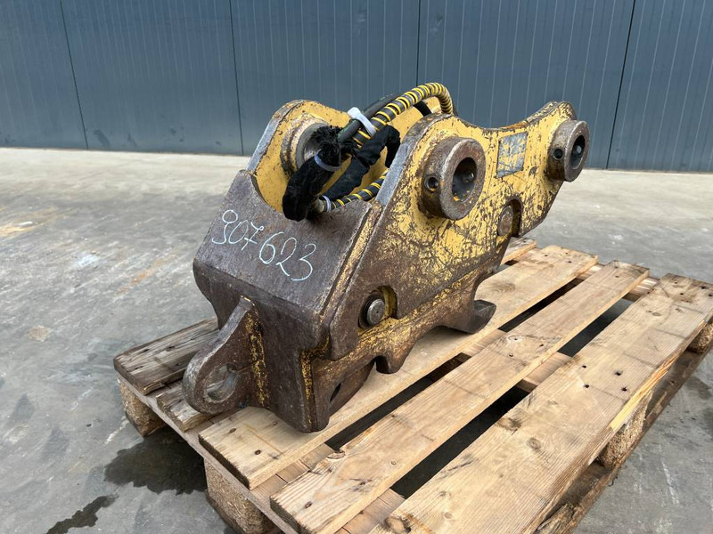 Miller Caterpillar 311D / 312D / 312E / 313F / 314D / 314 - Attache rapide pour Engins de chantier: photos 1 Miller Caterpillar 311D / 312D / 312E / 313F / 314D / 314 - Attache rapide pour Engins de chantier: photos 1