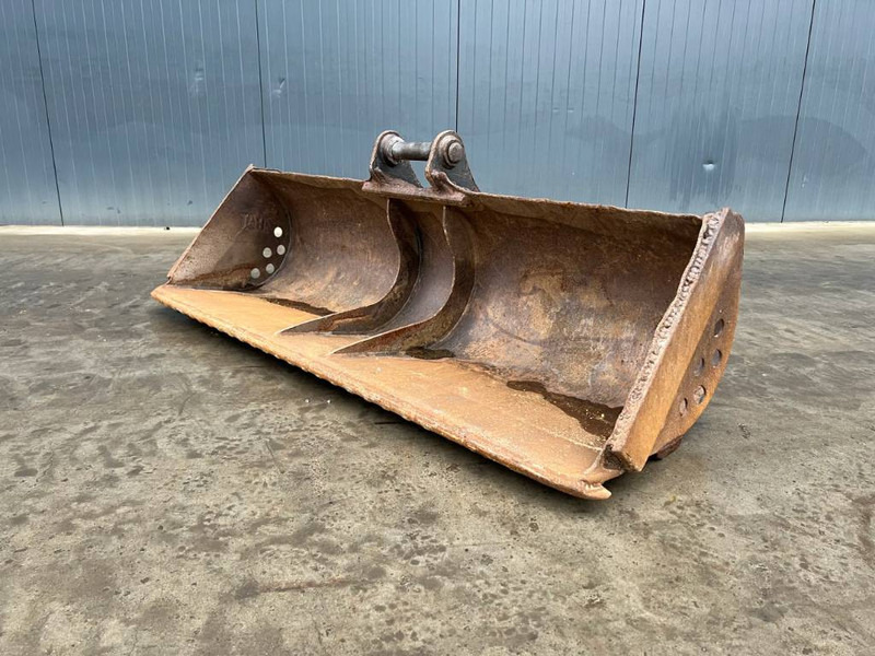 Miller Geith Caterpillar 305 / 306 - Godet pour Engins de chantier: photos 1 Miller Geith Caterpillar 305 / 306 - Godet pour Engins de chantier: photos 1