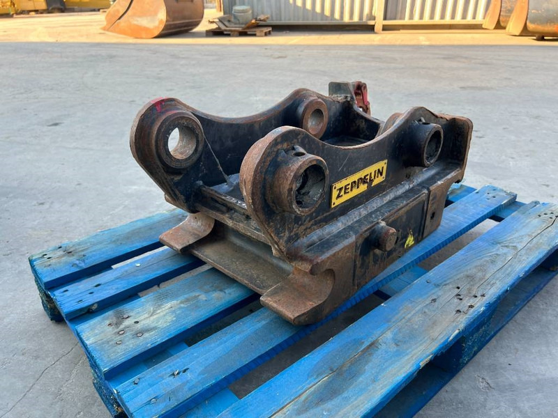 OilQuick OQ65 - 311F / 313F / 315F - Attache rapide pour Engins de chantier: photos 4 OilQuick OQ65 - 311F / 313F / 315F - Attache rapide pour Engins de chantier: photos 4