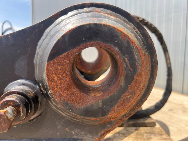 Attache rapide pour Engins de chantier OilQuick OQ65 - M314F / M316F / M318F: photos 10 Attache rapide pour Engins de chantier OilQuick OQ65 - M314F / M316F / M318F: photos 10