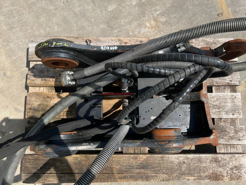 Attache rapide pour Engins de chantier OilQuick OQ65 - M314F / M316F / M318F: photos 16 Attache rapide pour Engins de chantier OilQuick OQ65 - M314F / M316F / M318F: photos 16