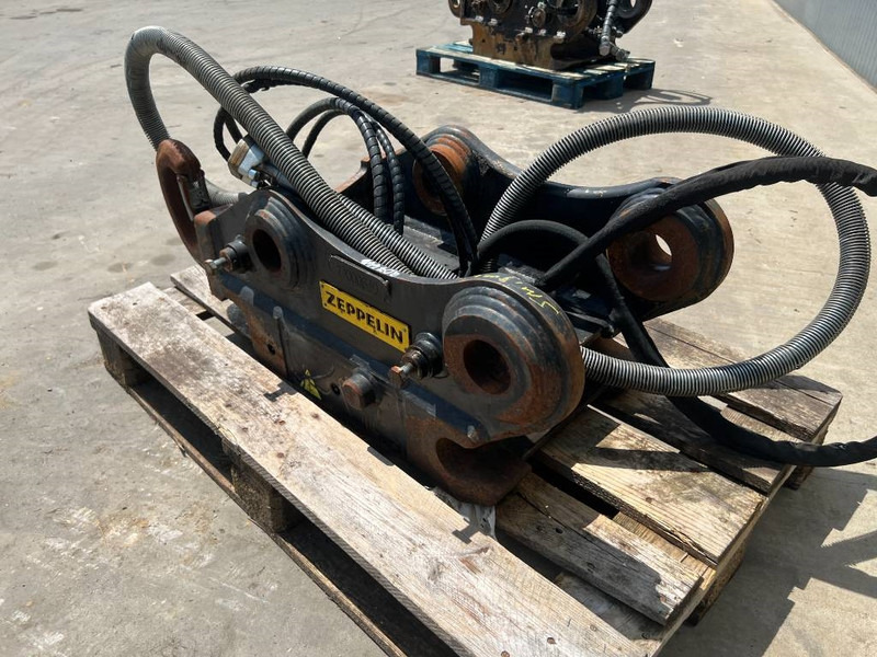 Attache rapide pour Engins de chantier OilQuick OQ65 - M314F / M316F / M318F: photos 7 Attache rapide pour Engins de chantier OilQuick OQ65 - M314F / M316F / M318F: photos 7