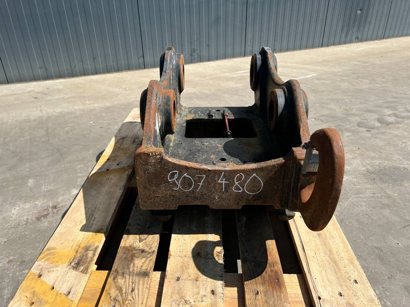 OilQuick OQ65 - M314F / M316F / M318F - Attache rapide pour Engins de chantier: photos 2 OilQuick OQ65 - M314F / M316F / M318F - Attache rapide pour Engins de chantier: photos 2