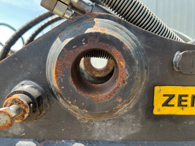 Attache rapide pour Engins de chantier OilQuick OQ65 - M314F / M316F / M318F: photos 9 Attache rapide pour Engins de chantier OilQuick OQ65 - M314F / M316F / M318F: photos 9