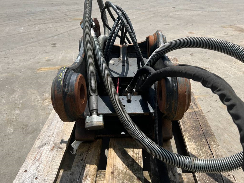 Attache rapide pour Engins de chantier OilQuick OQ65 - M314F / M316F / M318F: photos 6 Attache rapide pour Engins de chantier OilQuick OQ65 - M314F / M316F / M318F: photos 6