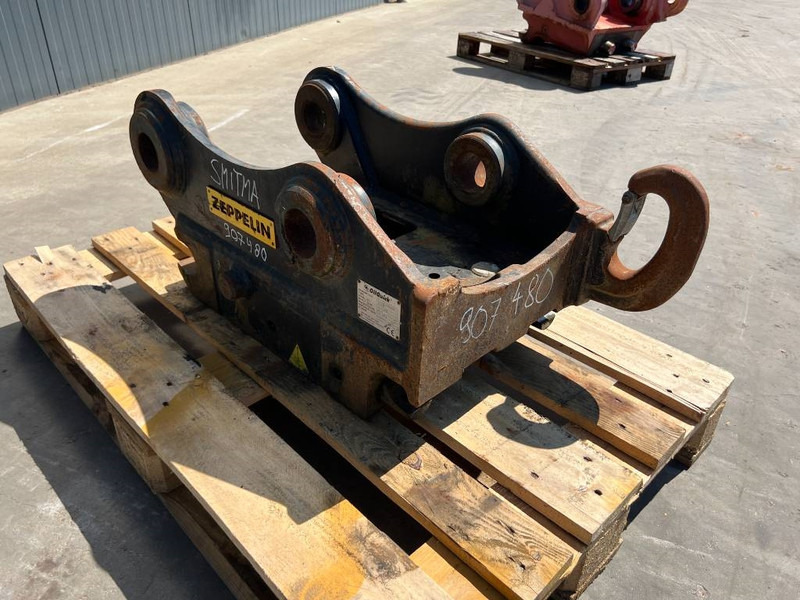 OilQuick OQ65 - M314F / M316F / M318F - Attache rapide pour Engins de chantier: photos 3 OilQuick OQ65 - M314F / M316F / M318F - Attache rapide pour Engins de chantier: photos 3