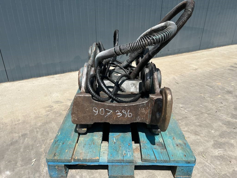 OilQuick OQ70/55 - 323E - Attache rapide pour Engins de chantier: photos 2 OilQuick OQ70/55 - 323E - Attache rapide pour Engins de chantier: photos 2