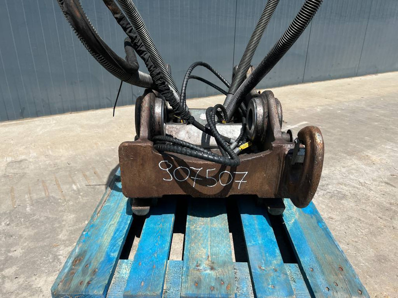 OilQuick OQ70/55 323E - Attache rapide pour Engins de chantier: photos 2 OilQuick OQ70/55 323E - Attache rapide pour Engins de chantier: photos 2