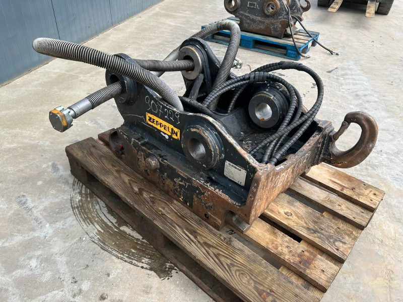 OilQuick OQ70/55 - Attache rapide pour Engins de chantier: photos 3 OilQuick OQ70/55 - Attache rapide pour Engins de chantier: photos 3