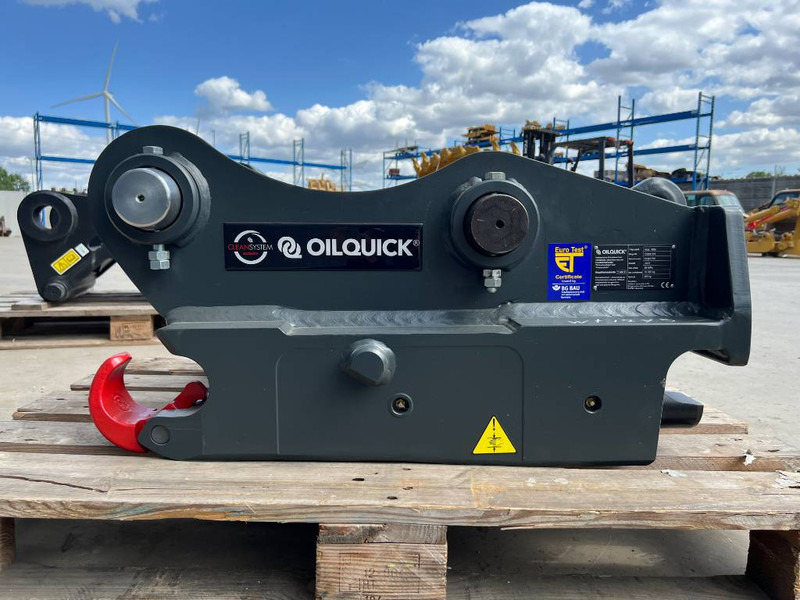OilQuick OQ80 - 323 NG - Attache rapide pour Engins de chantier: photos 4 OilQuick OQ80 - 323 NG - Attache rapide pour Engins de chantier: photos 4