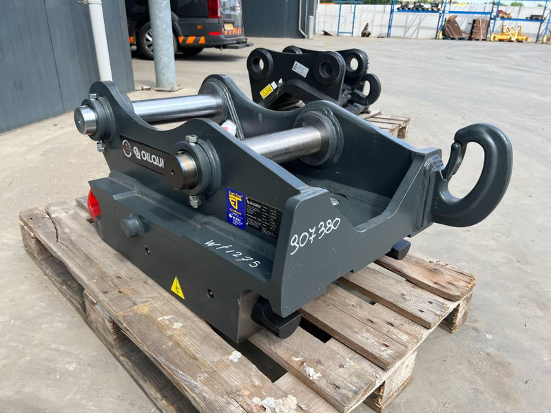 OilQuick OQ80 - 323 NG - Attache rapide pour Engins de chantier: photos 3 OilQuick OQ80 - 323 NG - Attache rapide pour Engins de chantier: photos 3