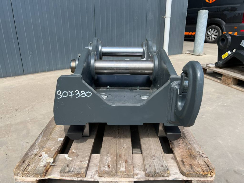 OilQuick OQ80 - 323 NG - Attache rapide pour Engins de chantier: photos 2 OilQuick OQ80 - 323 NG - Attache rapide pour Engins de chantier: photos 2