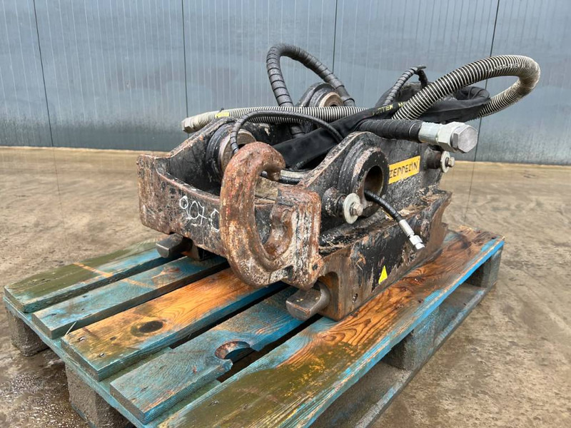 OilQuick OQ80 - M322D - Attache rapide pour Engins de chantier: photos 1 OilQuick OQ80 - M322D - Attache rapide pour Engins de chantier: photos 1
