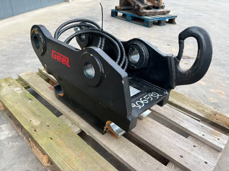 SMP 312D / 312E / 313F / 314D / 314F / 315F - Attache rapide pour Engins de chantier: photos 3 SMP 312D / 312E / 313F / 314D / 314F / 315F - Attache rapide pour Engins de chantier: photos 3
