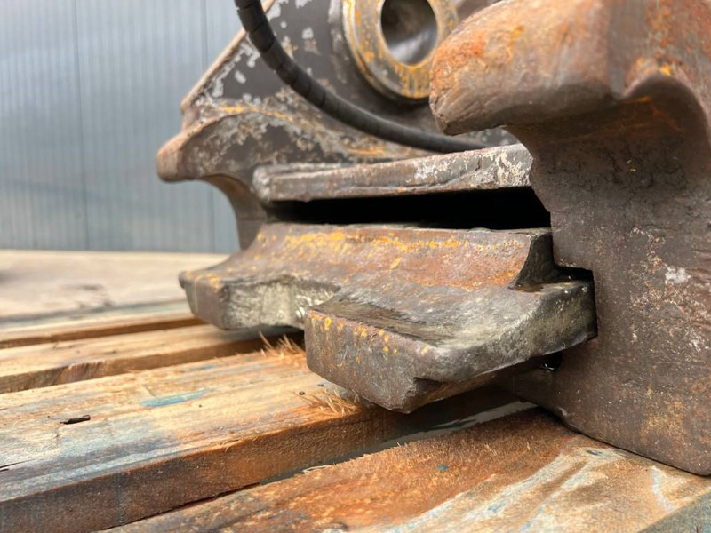 Attache rapide pour Engins de chantier SMP S70 - 320D: photos 13