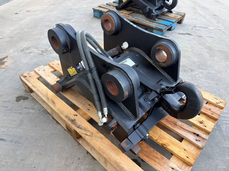 Verachtert CW20 - M312 / M315D / M315F / M316C / M316D / M316 - Attache rapide pour Engins de chantier: photos 3 Verachtert CW20 - M312 / M315D / M315F / M316C / M316D / M316 - Attache rapide pour Engins de chantier: photos 3