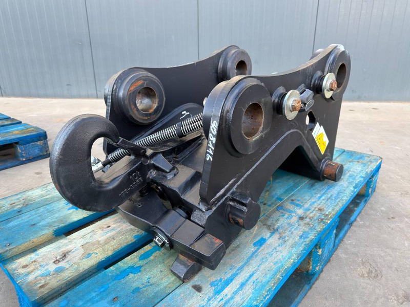 Verachtert CW20S - M312 / M314F / M315D / M315F / M316C / M31 - Attache rapide pour Engins de chantier: photos 1 Verachtert CW20S - M312 / M314F / M315D / M315F / M316C / M31 - Attache rapide pour Engins de chantier: photos 1