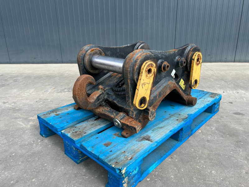 Attache rapide pour Engins de chantier Verachtert CW40 - 330F: photos 1