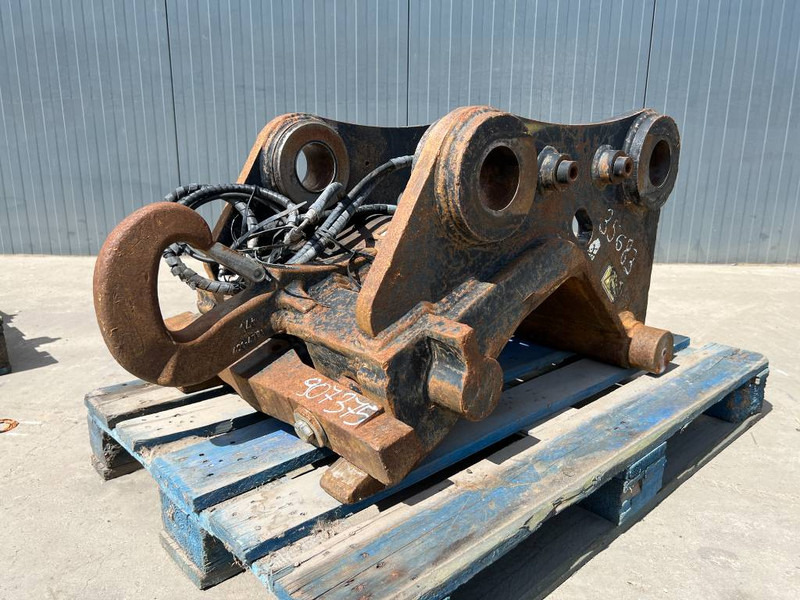 Verachtert CW45S - 330F - Attache rapide pour Engins de chantier: photos 1 Verachtert CW45S - 330F - Attache rapide pour Engins de chantier: photos 1