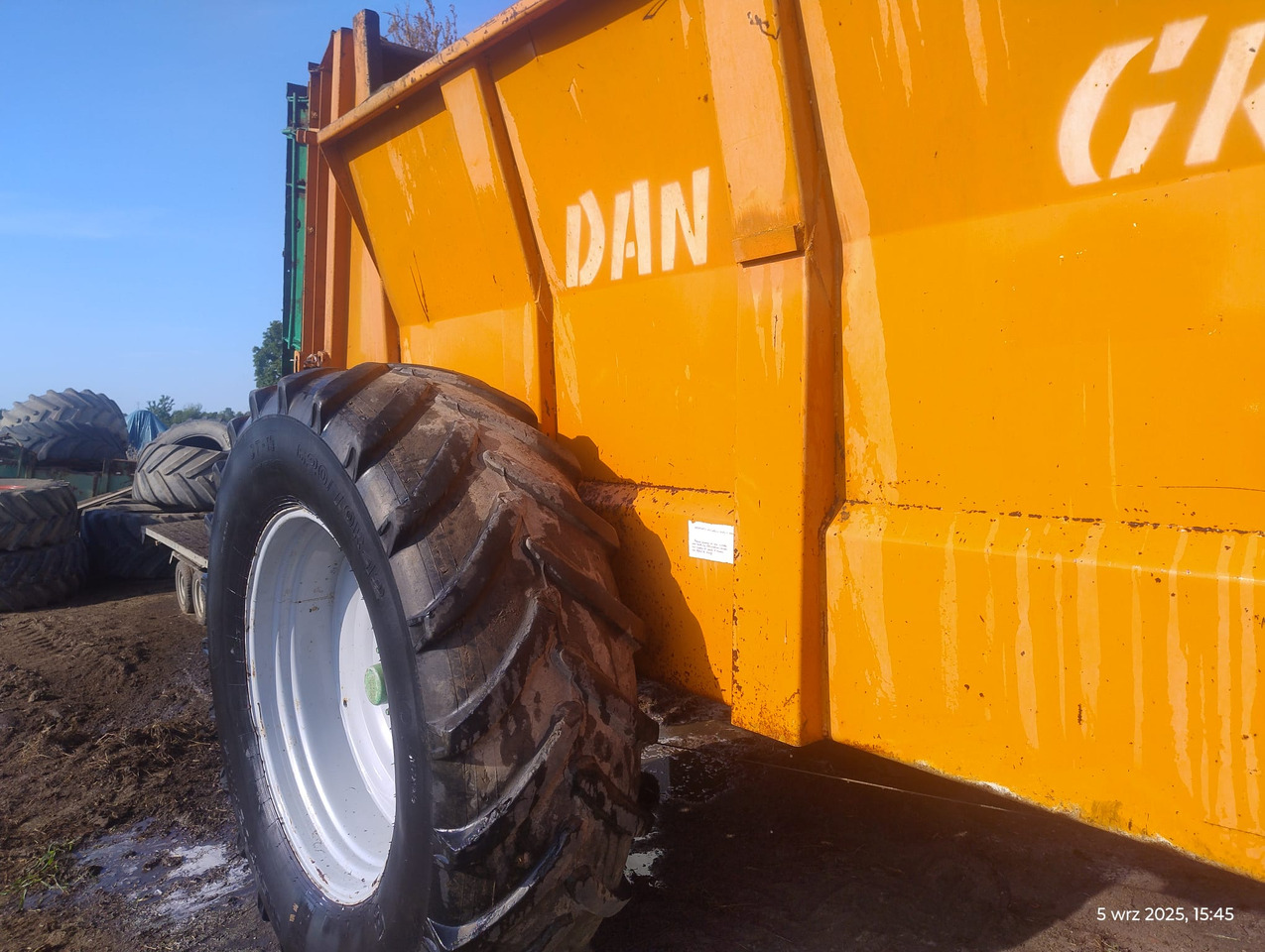 DANGREVILLE 14 - Epandeur à fumier: photos 3 DANGREVILLE 14 - Epandeur à fumier: photos 3