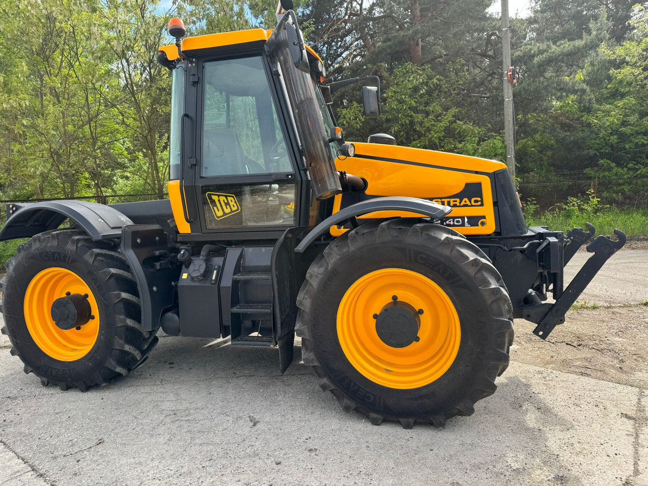 JCB FASTRAC 2140 - Tracteur agricole: photos 2 JCB FASTRAC 2140 - Tracteur agricole: photos 2
