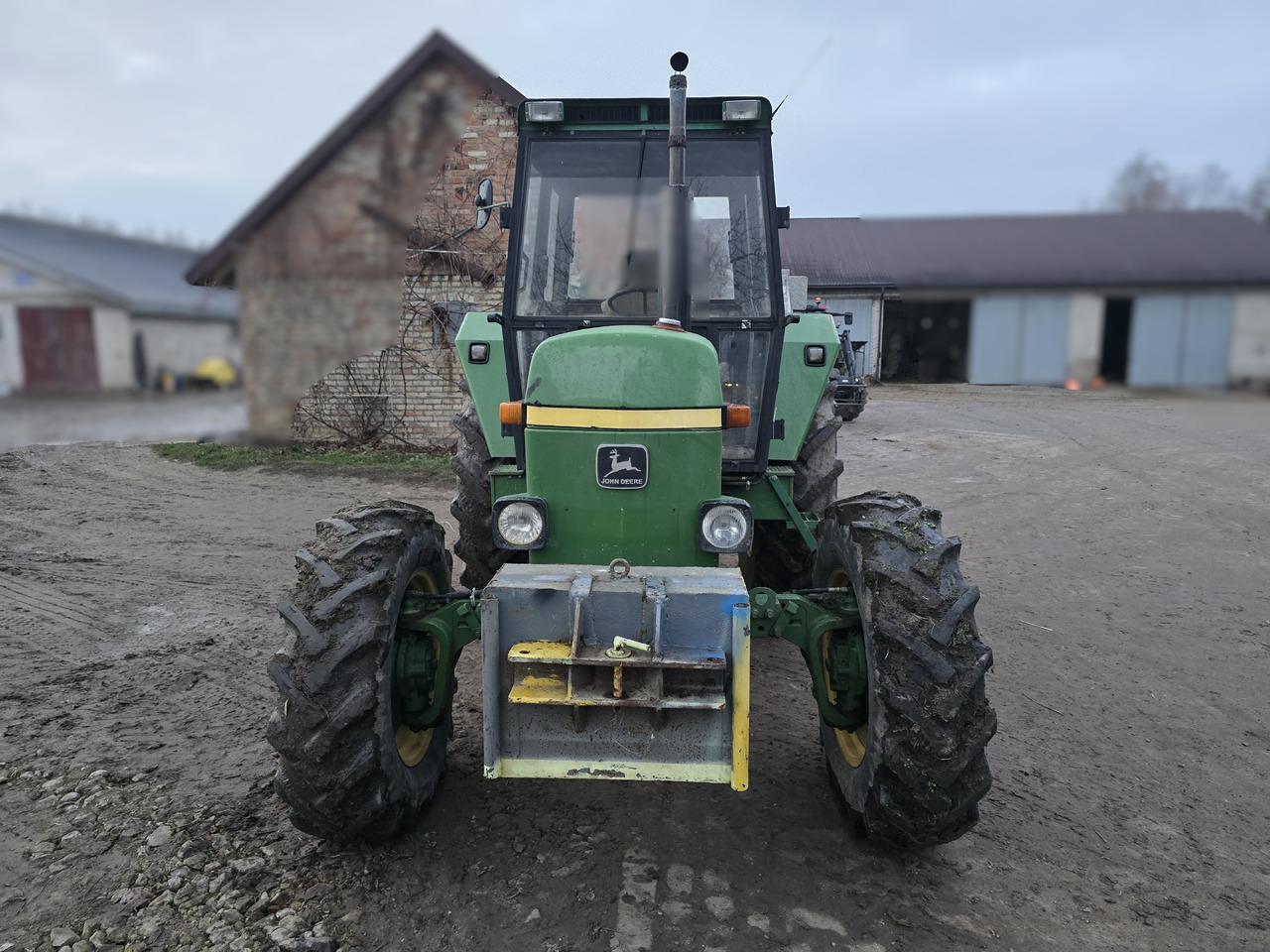 JOHN DEERE 3030E - Tracteur agricole: photos 2 JOHN DEERE 3030E - Tracteur agricole: photos 2
