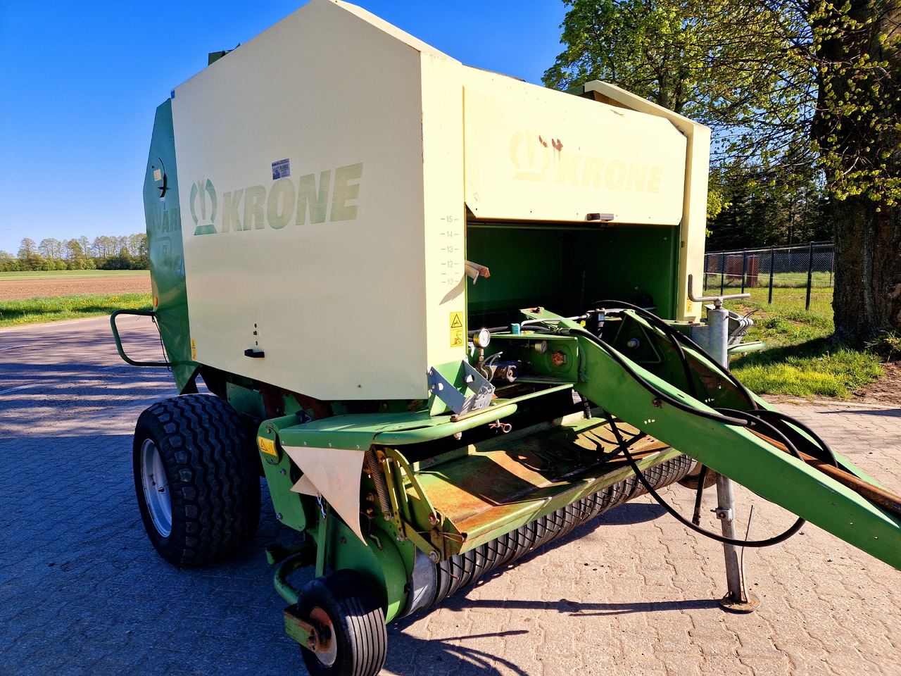KRONE Vario Pack 1500 - Presse à balles rondes: photos 1 KRONE Vario Pack 1500 - Presse à balles rondes: photos 1