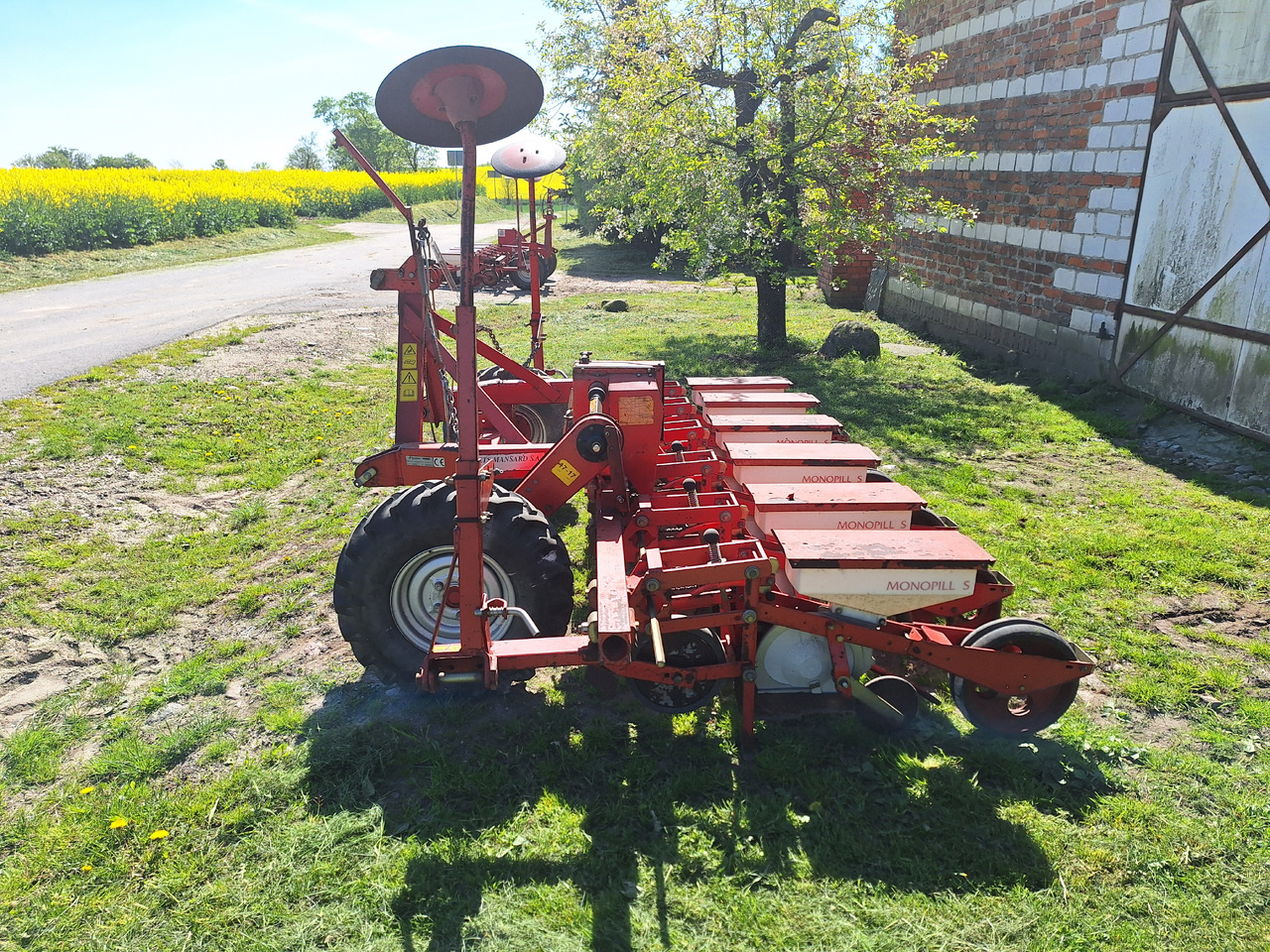 KVERNELAND ACCORD MONOPILL S - Semoir monograine: photos 3 KVERNELAND ACCORD MONOPILL S - Semoir monograine: photos 3