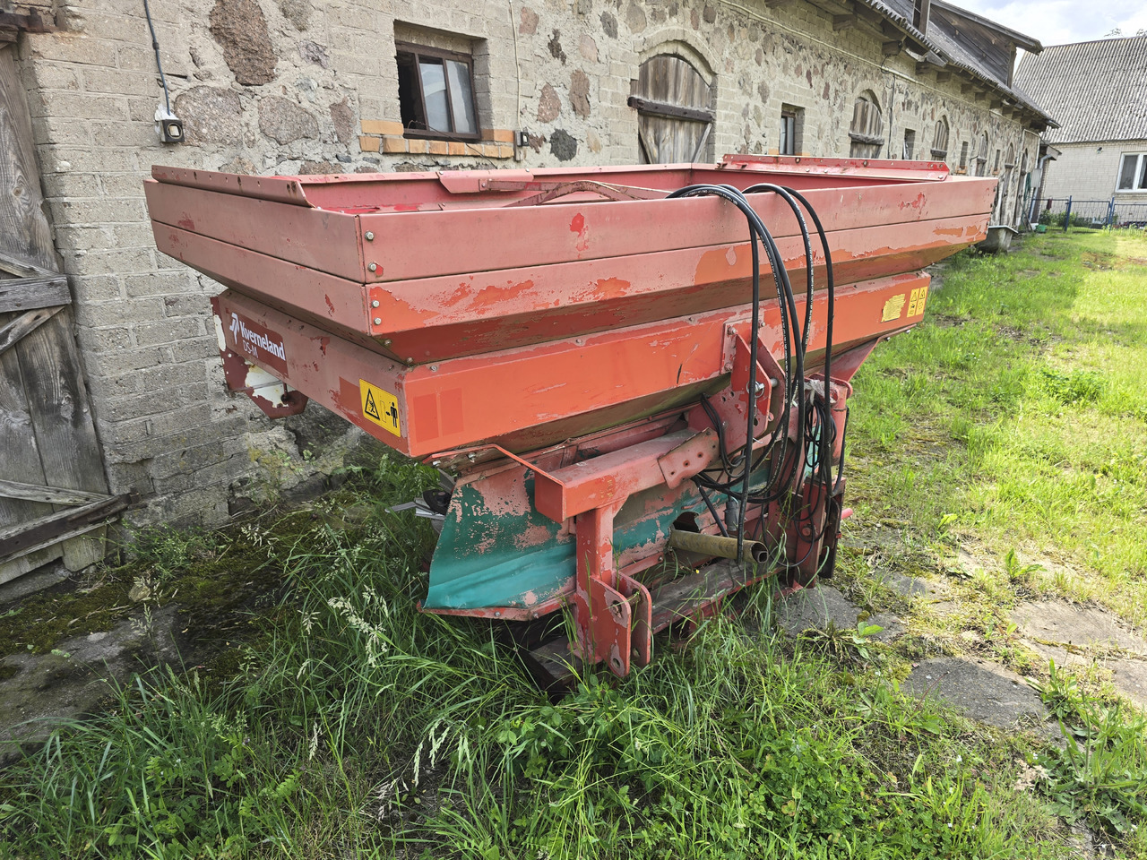 KVERNELAND DS-M 1500 L / 24 m - Distributeur d'engrais: photos 3 KVERNELAND DS-M 1500 L / 24 m - Distributeur d'engrais: photos 3