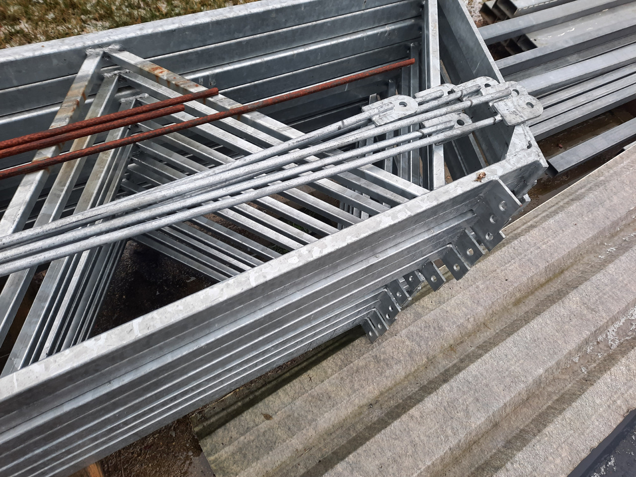 Konstrukcja hali / wiaty stalowej 8 m x 5 m (40 m2) ocynkowana NOWA - Matériel de chantier: photos 5 Konstrukcja hali / wiaty stalowej 8 m x 5 m (40 m2) ocynkowana NOWA - Matériel de chantier: photos 5