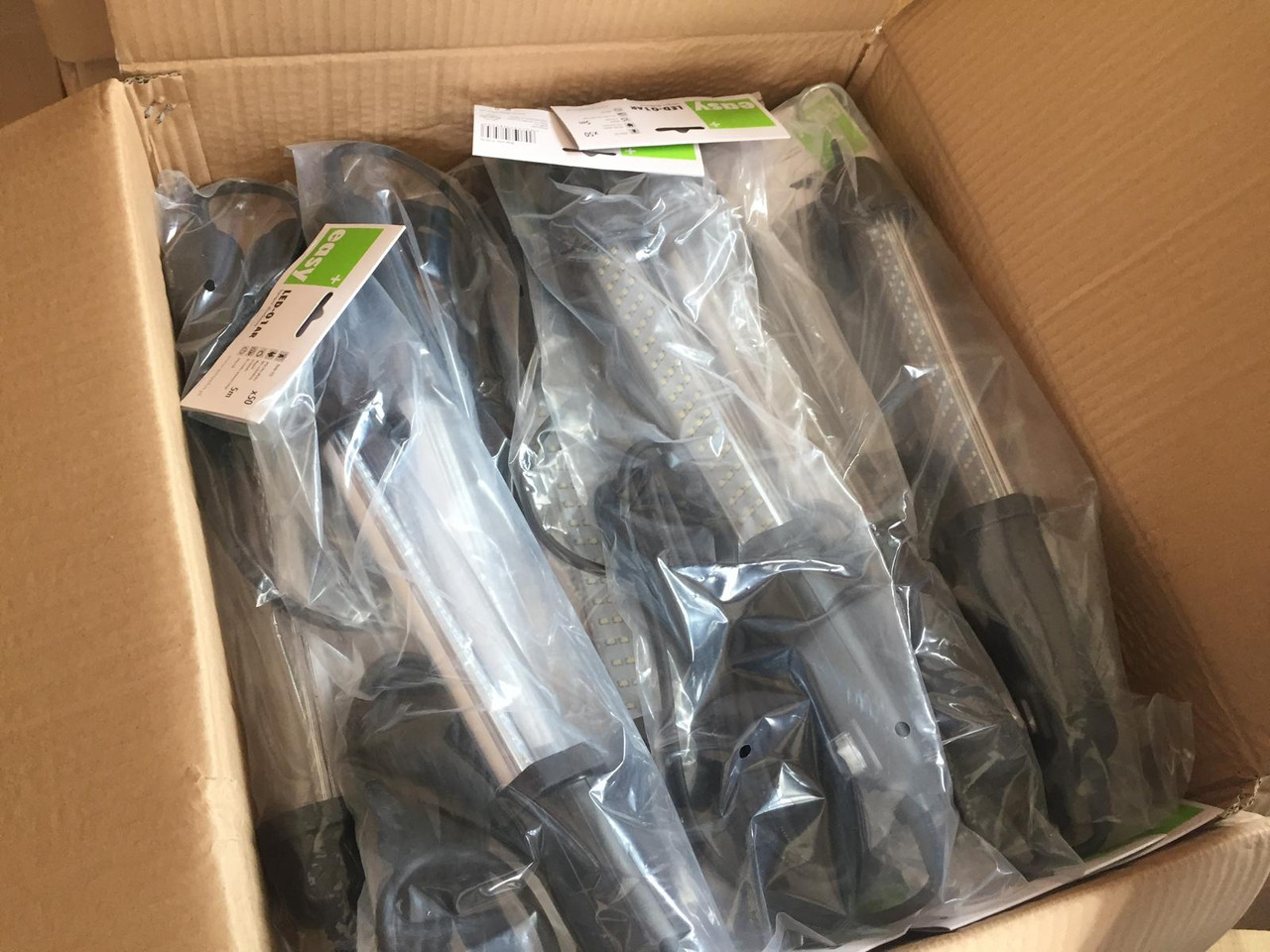 Lampa warsztatowa na 5 metrowym przewodzie zasilającym - Équipement de garage: photos 5 Lampa warsztatowa na 5 metrowym przewodzie zasilającym - Équipement de garage: photos 5