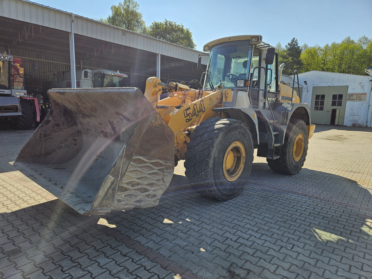 Liebherr L544 - Chargeuse sur pneus: photos 3 Liebherr L544 - Chargeuse sur pneus: photos 3