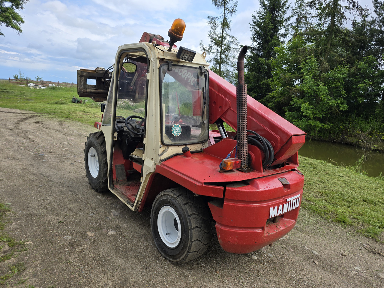 MANITOU BT 425 - Chariot télescopique: photos 5 MANITOU BT 425 - Chariot télescopique: photos 5