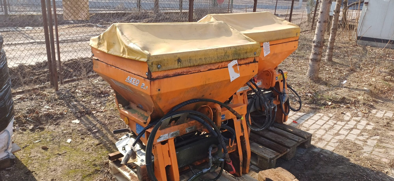 RAUCH AXEO 2.1 - Enfouisseur à dents: photos 1 RAUCH AXEO 2.1 - Enfouisseur à dents: photos 1