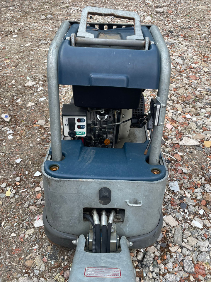 SWEPAC FB250 - Compacteur à pieds de mouton/ Monocylindre: photos 2 SWEPAC FB250 - Compacteur à pieds de mouton/ Monocylindre: photos 2