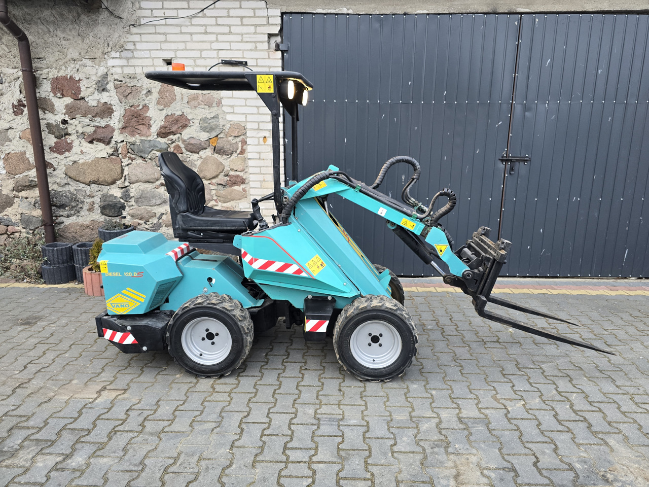 VANO DIESEL 120 DS - Mini chargeuse: photos 2 VANO DIESEL 120 DS - Mini chargeuse: photos 2