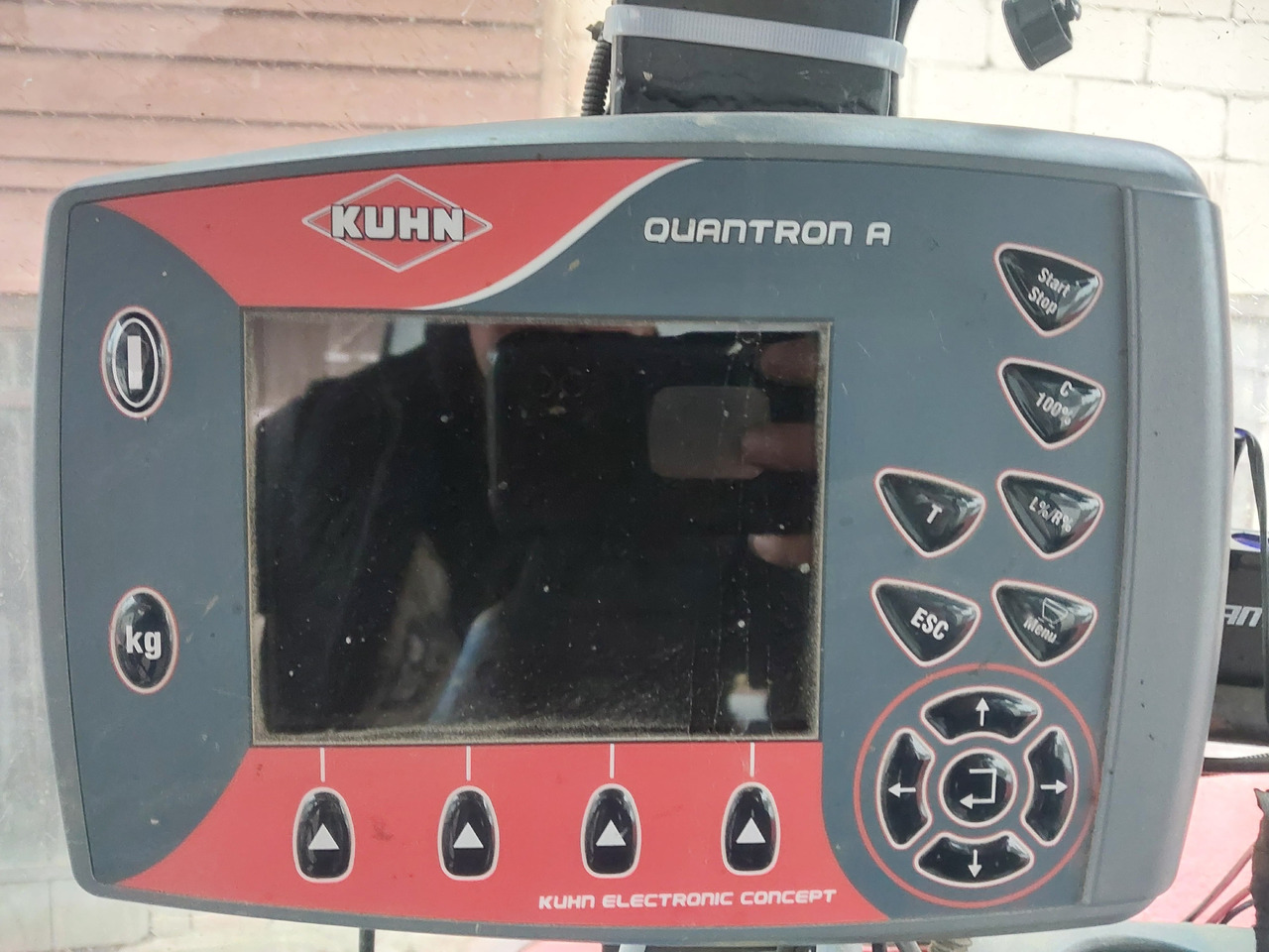 Kuhn RAUCH AXIS 30.1 - Distributeur d'engrais: photos 2 Kuhn RAUCH AXIS 30.1 - Distributeur d'engrais: photos 2