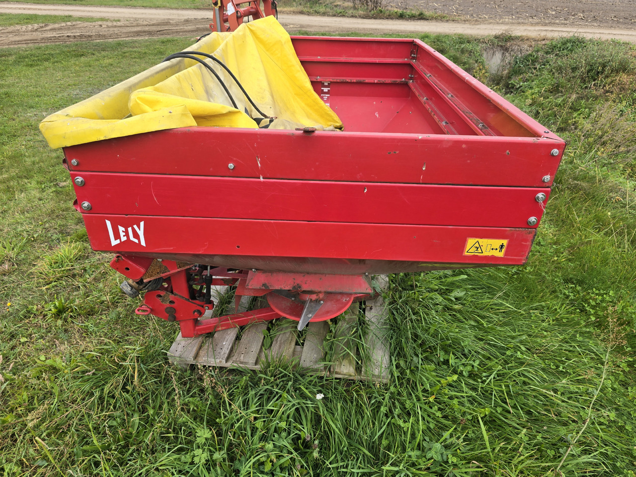 Lely SE 1500 Fertiliner - Distributeur d'engrais: photos 4 Lely SE 1500 Fertiliner - Distributeur d'engrais: photos 4