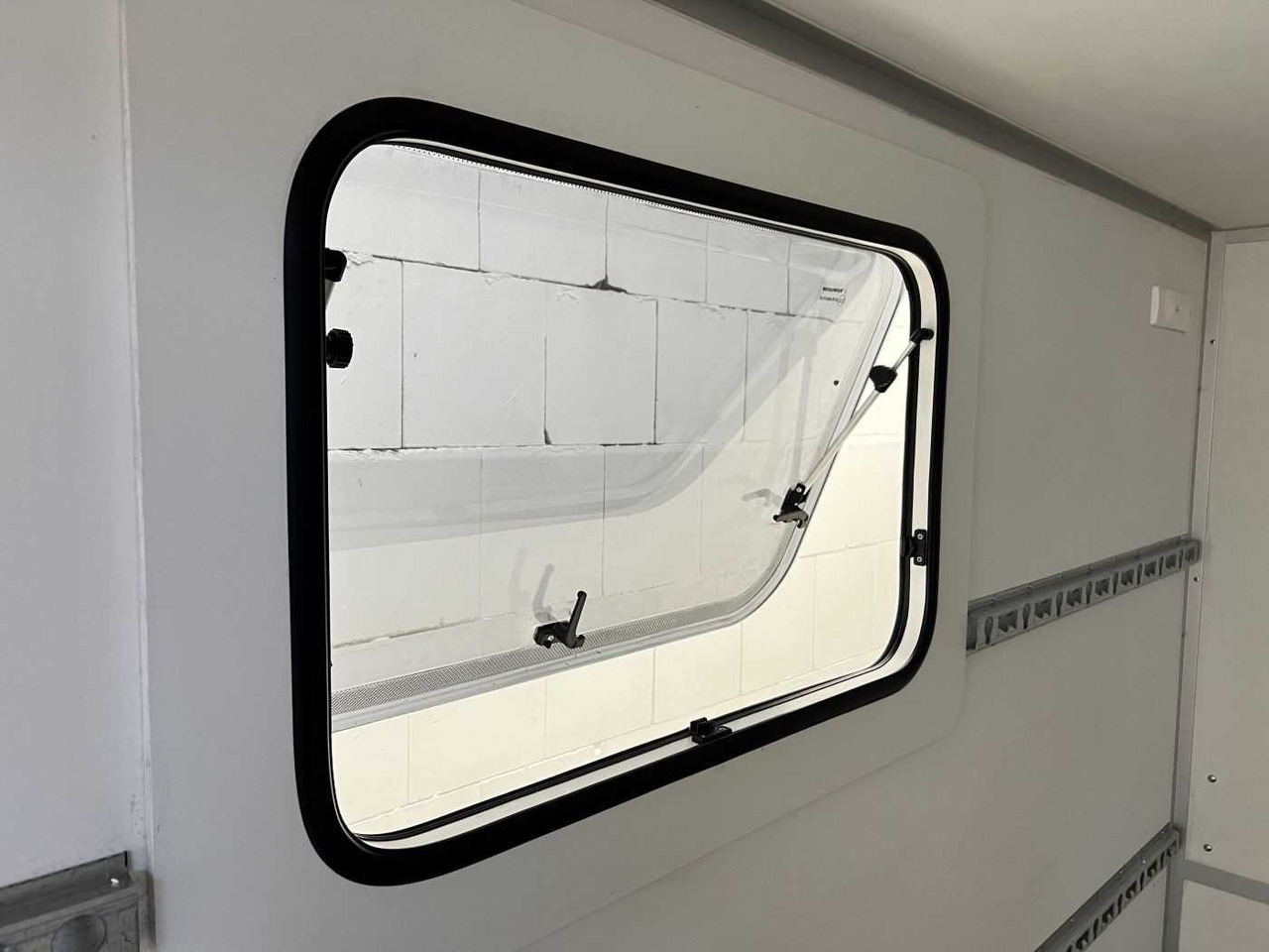 Remorque pour moto neuf BLYSS F2030HTD Rampe Tür 2 Fenster Kofferanhänger: photos 6