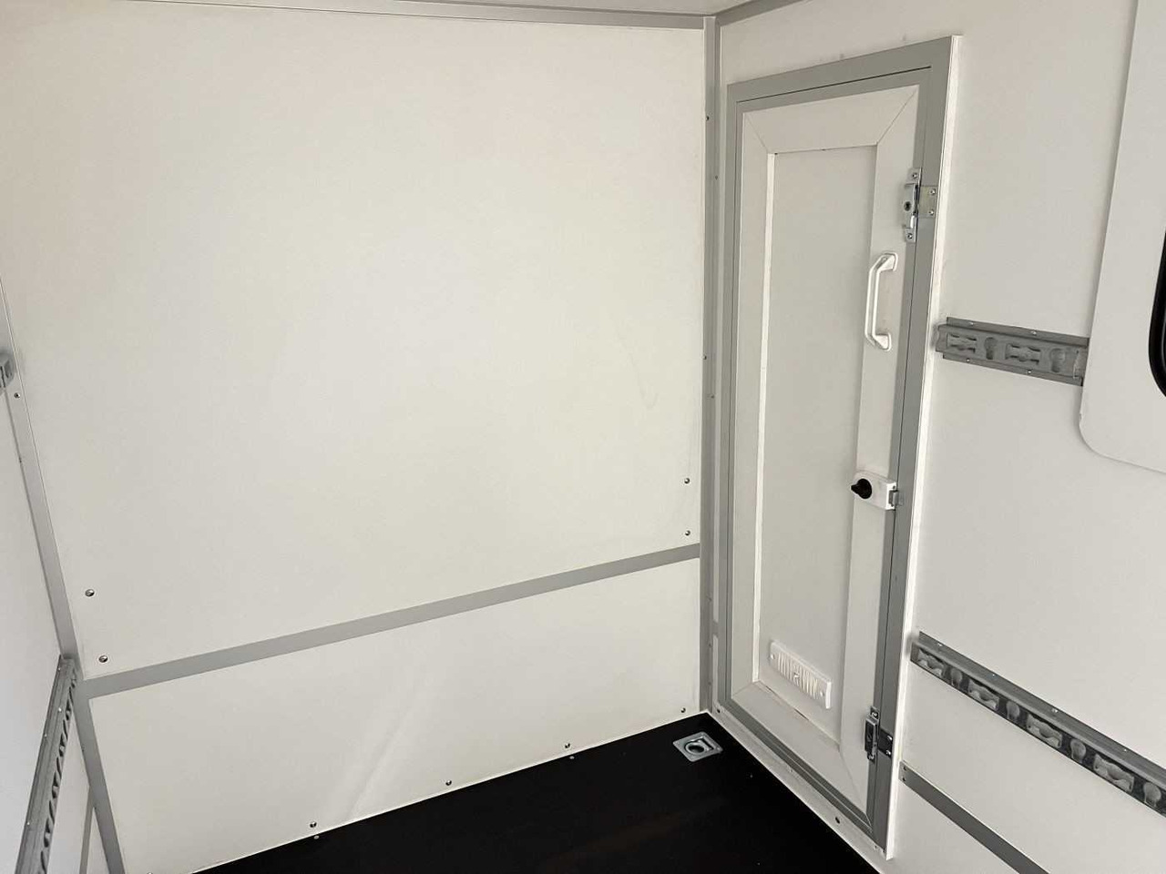 Remorque pour moto neuf BLYSS F2030HTD Rampe Tür 2 Fenster Kofferanhänger: photos 7